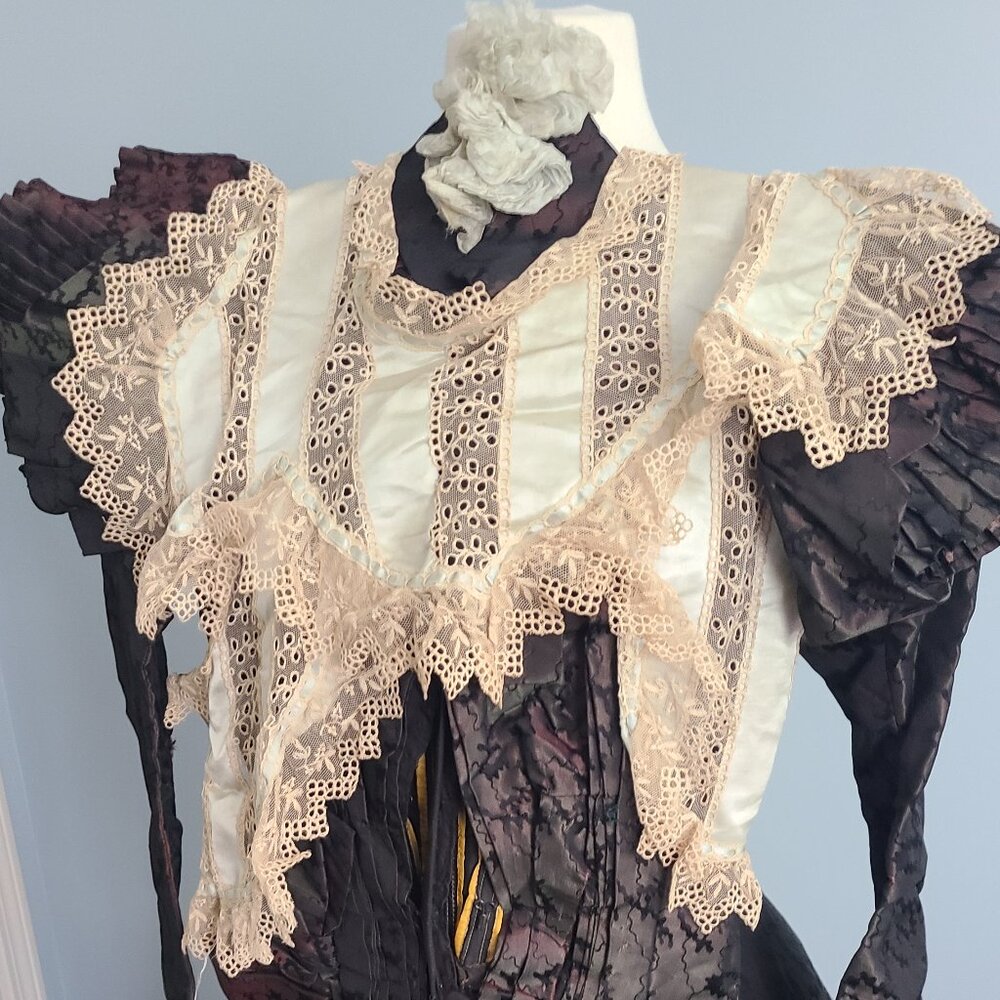 Antique Edwardian Victorian Walking Dress Formal 2 pc Taffeta Museum Quality